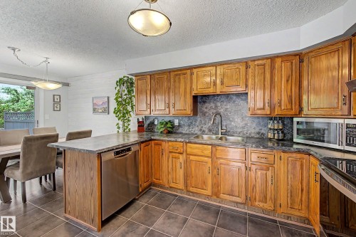16 Whiteoaks Estates, St. Albert, AB 