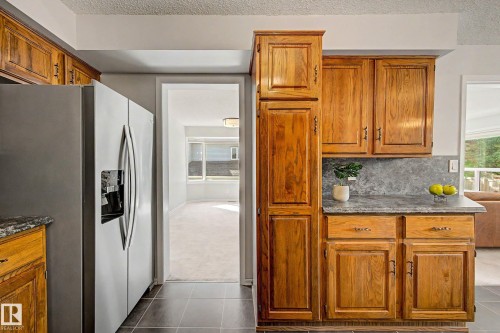 16 Whiteoaks Estates, St. Albert, AB 