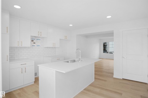 427 Aster Drive, Edmonton, AB 