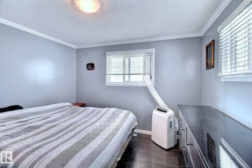 11930 95A Street, Edmonton, AB - Indoor Photo Showing Bedroom