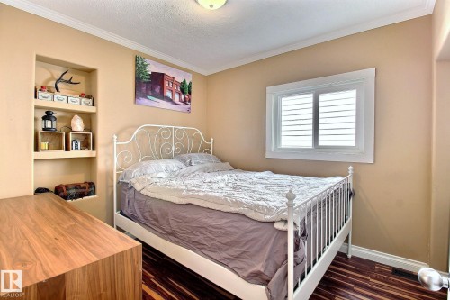 11930 95A Street, Edmonton, AB - Indoor Photo Showing Bedroom