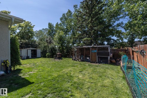 Expansive green lawn providing ample outdoor space - 3608 44 Street, Leduc, AB 