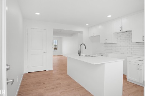 1320 9 Street Nw, Edmonton, AB - Indoor Photo Showing Kitchen With Upgraded Kitchen