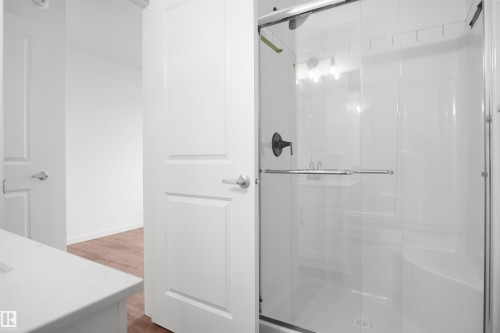1320 9 Street Nw, Edmonton, AB - Indoor Photo Showing Bathroom