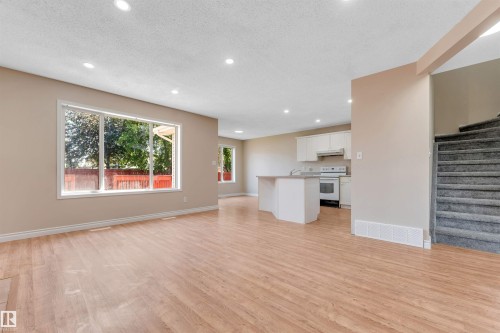 2321 37B Ave Nw, Edmonton, AB 