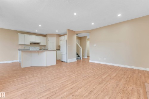 2321 37B Ave Nw, Edmonton, AB 