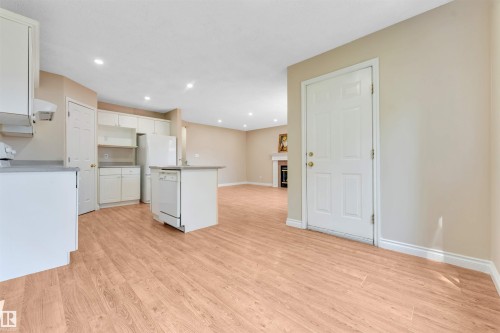 2321 37B Ave Nw, Edmonton, AB 