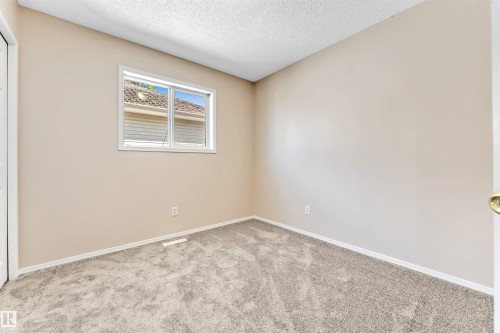 2321 37B Ave Nw, Edmonton, AB 