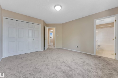 2321 37B Ave Nw, Edmonton, AB 