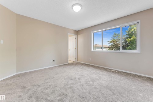 2321 37B Ave Nw, Edmonton, AB 