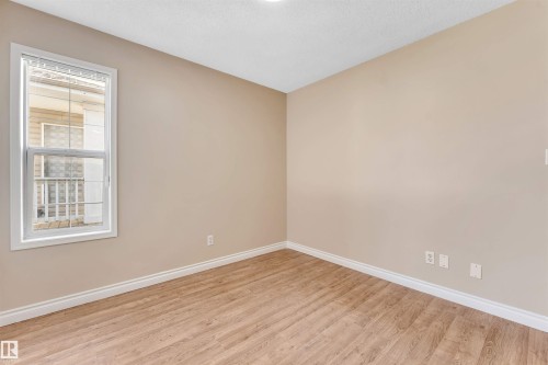 2321 37B Ave Nw, Edmonton, AB 
