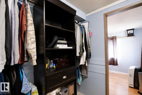 2415 West Oak Way, Edmonton, AB 