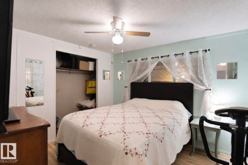2415 West Oak Way, Edmonton, AB 