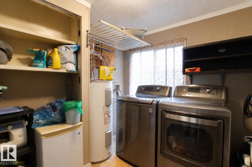 2415 West Oak Way, Edmonton, AB 