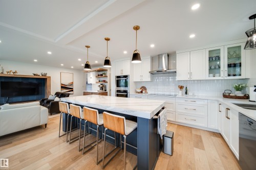 5431 113A Street, Edmonton, AB - Indoor Photo Showing Kitchen With Upgraded Kitchen