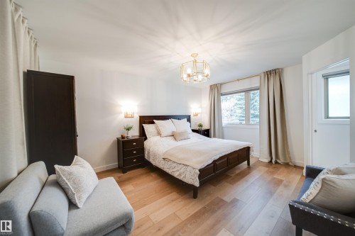5431 113A Street, Edmonton, AB - Indoor Photo Showing Bedroom