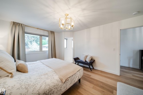 5431 113A Street, Edmonton, AB - Indoor Photo Showing Bedroom