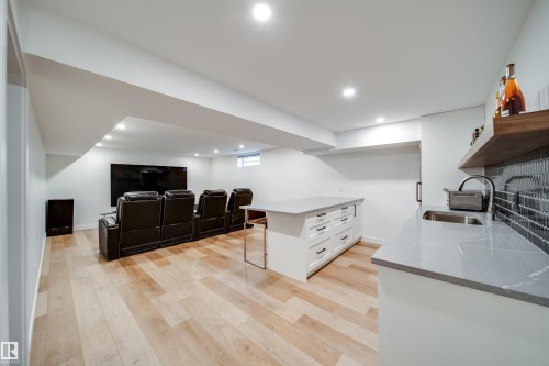 5431 113A Street, Edmonton, AB - Indoor