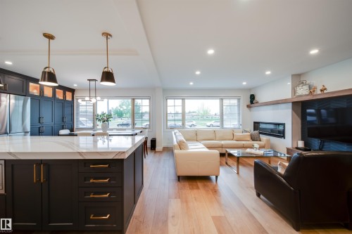 5431 113A Street, Edmonton, AB - Indoor With Fireplace
