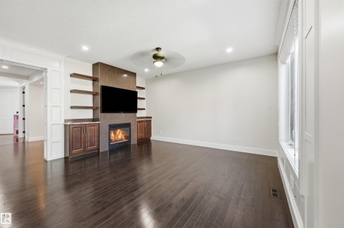 5216 Mullen Crest, Edmonton, AB 