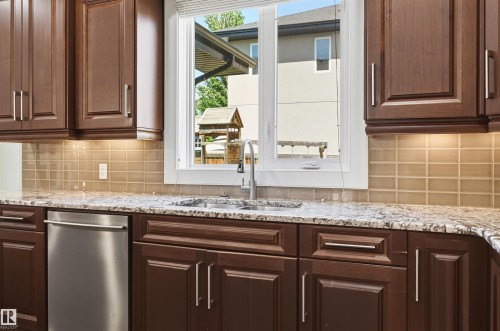 5216 Mullen Crest, Edmonton, AB 