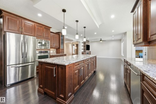 5216 Mullen Crest, Edmonton, AB 