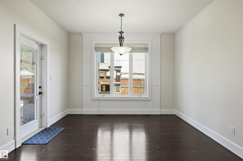 5216 Mullen Crest, Edmonton, AB 