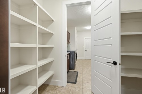 5216 Mullen Crest, Edmonton, AB 