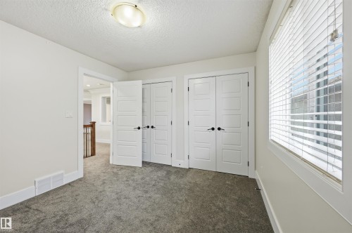 5216 Mullen Crest, Edmonton, AB 