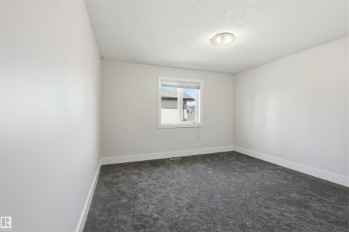 5216 Mullen Crest, Edmonton, AB 