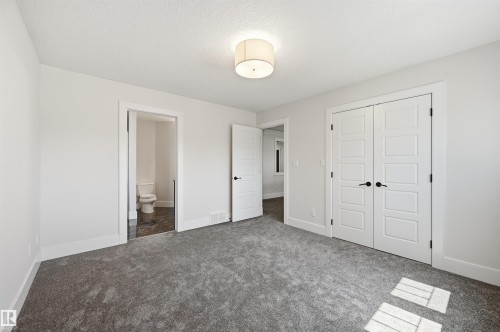 5216 Mullen Crest, Edmonton, AB 