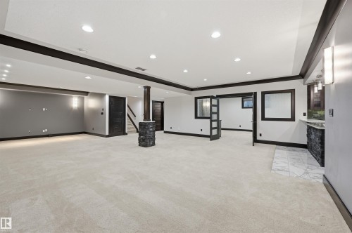 5216 Mullen Crest, Edmonton, AB 