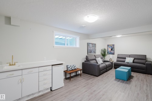 527 171 Street, Edmonton, AB 