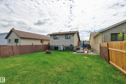 135 Hyndman Crescent, Edmonton, AB 