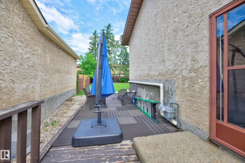 135 Hyndman Crescent, Edmonton, AB 