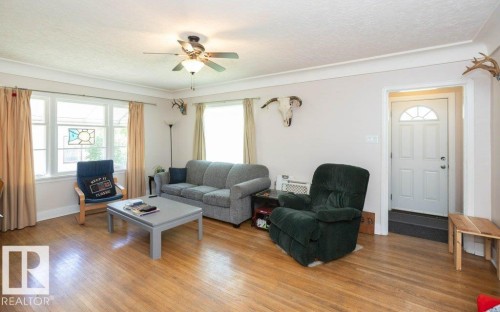 5131 52 Street, Barrhead, AB 