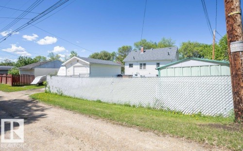 5131 52 Street, Barrhead, AB 