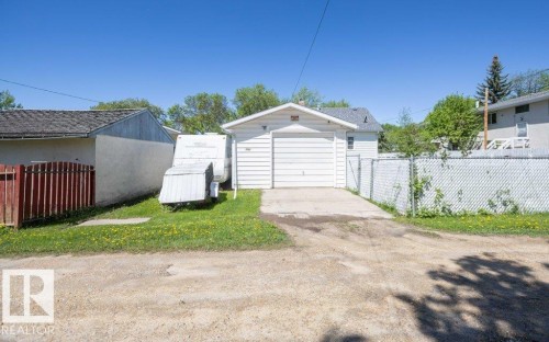 5131 52 Street, Barrhead, AB 