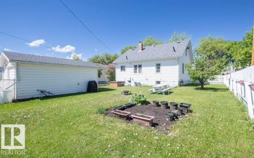 5131 52 Street, Barrhead, AB 