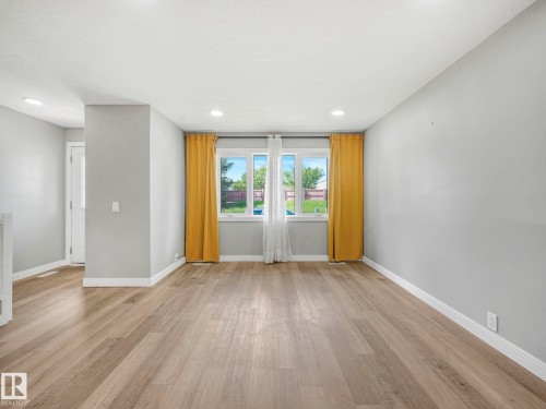 5421 22 Avenue, Edmonton, AB 