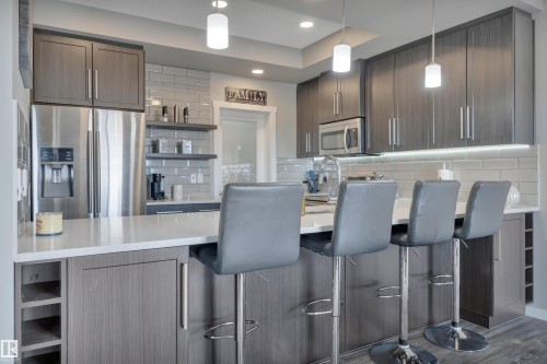 548 Reynalds Wynd, Leduc, AB - Indoor Photo Showing Kitchen With Upgraded Kitchen