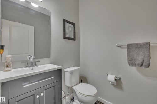 548 Reynalds Wynd, Leduc, AB - Indoor Photo Showing Bathroom