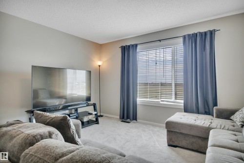 548 Reynalds Wynd, Leduc, AB - Indoor Photo Showing Living Room