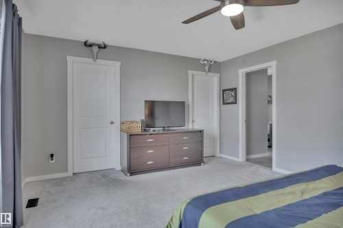 548 Reynalds Wynd, Leduc, AB - Indoor Photo Showing Bedroom