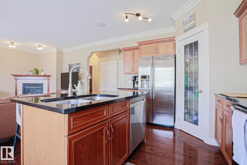 240 Henderson Link, Spruce Grove, AB - Indoor Photo Showing Kitchen With Double Sink