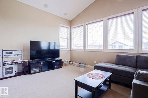 240 Henderson Link, Spruce Grove, AB - Indoor Photo Showing Living Room