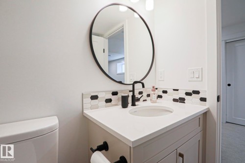 240 Henderson Link, Spruce Grove, AB - Indoor Photo Showing Bathroom
