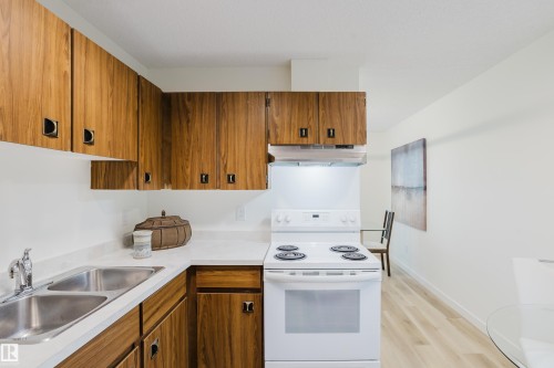 11208 69 Street, Edmonton, AB 