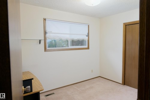 4906 43A Street, Barrhead, AB 