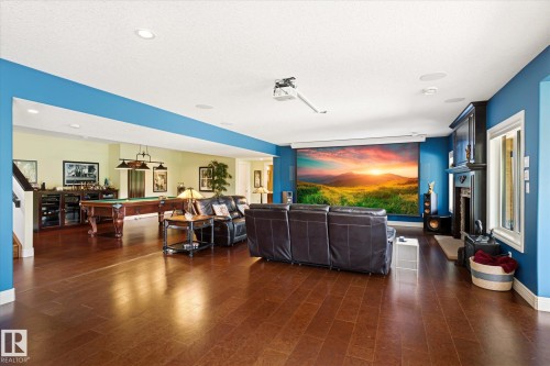 3 Blackhawk Drive, Rural Parkland County, AB - Indoor Photo Showing Living Room
